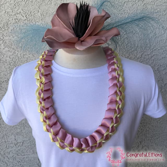 Signature bow ribbon lei with flowing tails